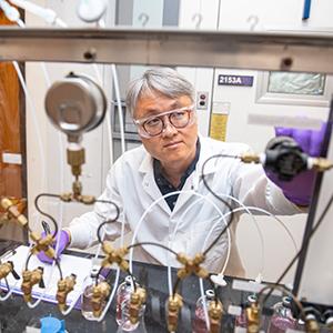 K-State engineers find both a cause and a solution for greenhouse gases from silage K-State engineers find both a cause and a solution for greenhouse gases from silage